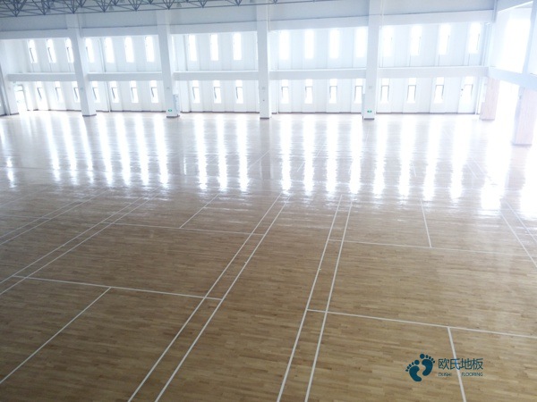 學校籃球館木地板施工步驟2