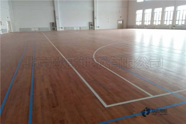 國產(chǎn)籃球館木地板施工工藝2