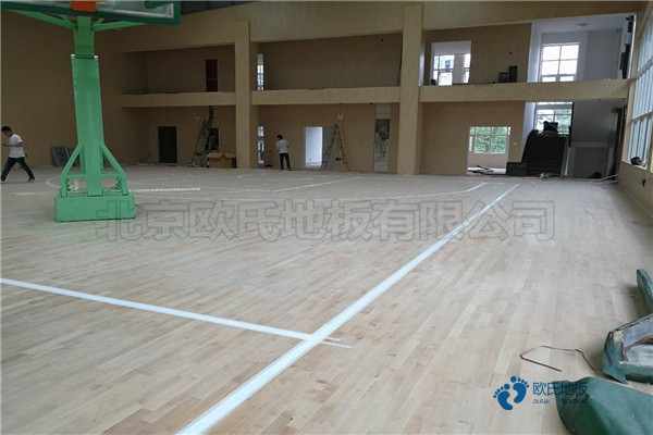 學(xué)校籃球場館木地板輔設(shè)3